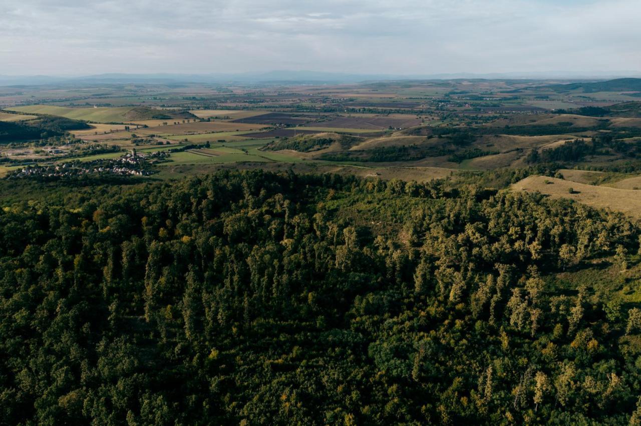 Videki Vendeghaz A Buekkben, Pezsgofuerdovel. Lägenhet Királd Exteriör bild